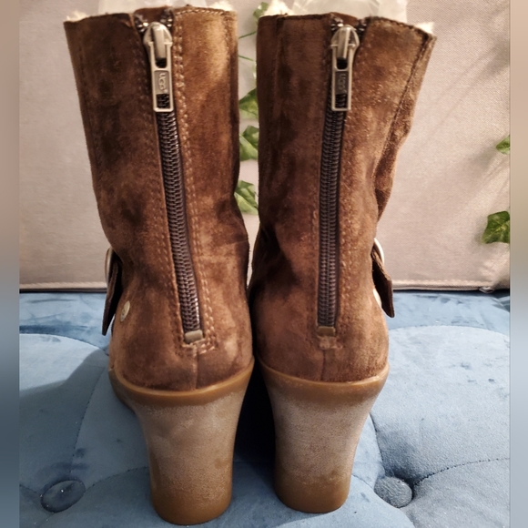 UGG Australia Gizzella Wedge Booties - Picture 8 of 16